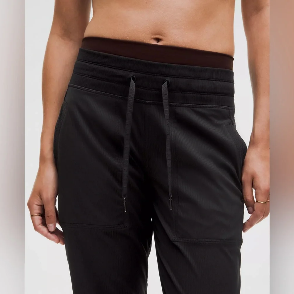 NWT LULULEMON Dance Studio Mid-Rise PantTall Black Size 4 5959 - Picture 6 of 14